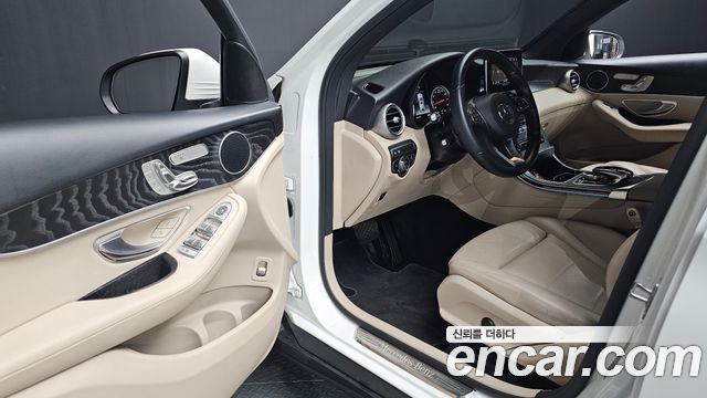 Mercedes-Benz GLC-Class 2019 — photo 17