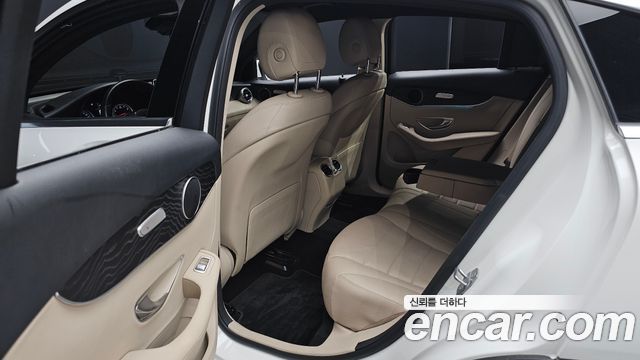 Mercedes-Benz GLC-Class 2019 — photo 18