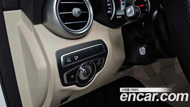Mercedes-Benz GLC-Class 2019 — photo 24