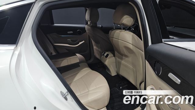Mercedes-Benz GLC-Class 2019 — photo 16