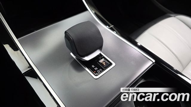 Land Rover Range Rover Evoque 2025 — photo 9