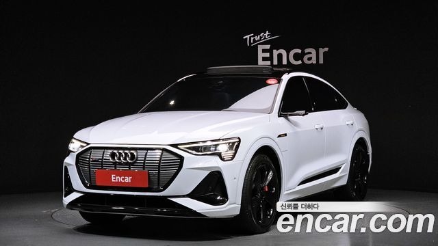 Audi e-tron 2022 — photo 1