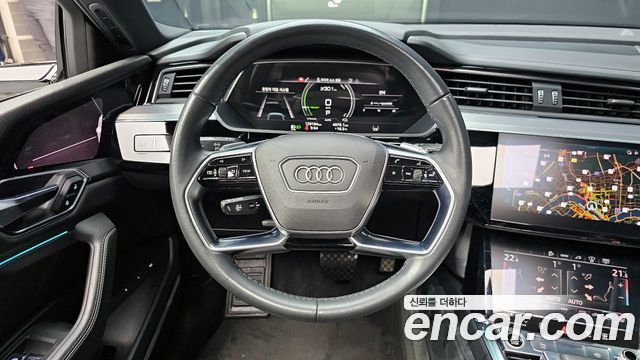 Audi e-tron 2022 — photo 5