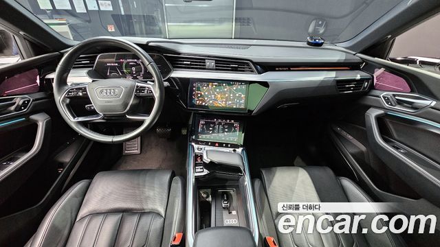 Audi e-tron 2022 — photo 7