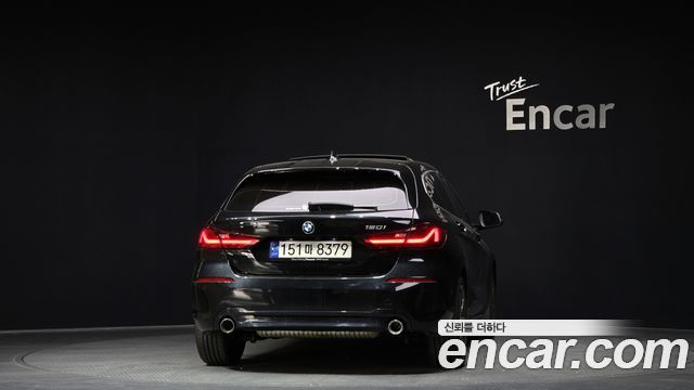 BMW 1-Series 2024 — photo 4