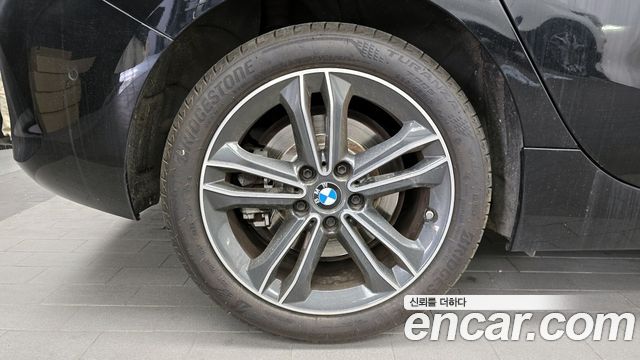 BMW 1-Series 2024 — photo 5