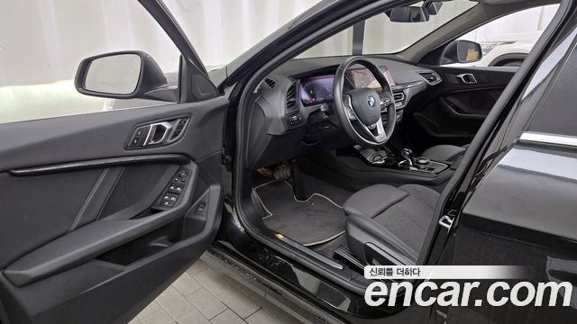 BMW 1-Series 2024 — photo 10