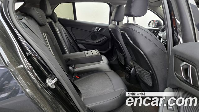 BMW 1-Series 2024 — photo 12