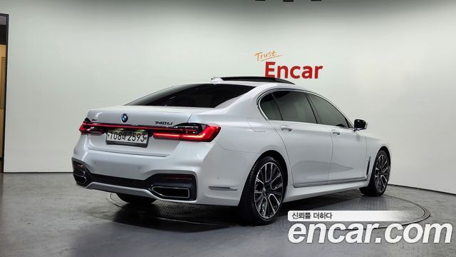 BMW 7-Series 2021 — photo 2