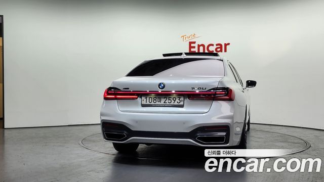 BMW 7-Series 2021 — photo 4