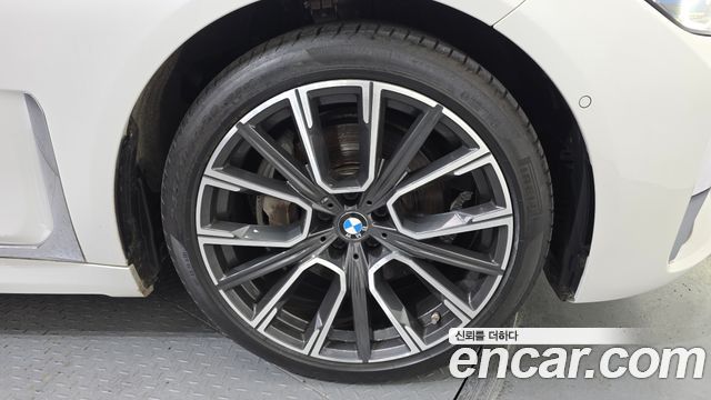 BMW 7-Series 2021 — photo 5