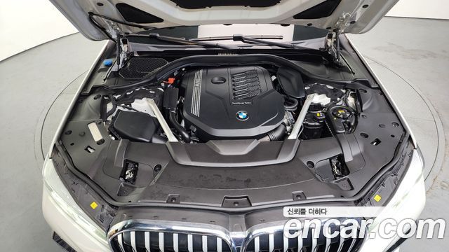 BMW 7-Series 2021 — photo 6
