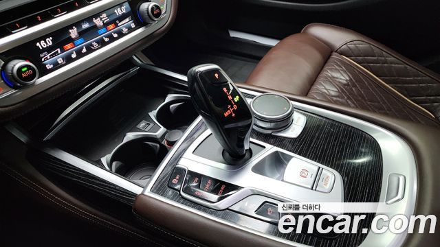 BMW 7-Series 2021 — photo 12