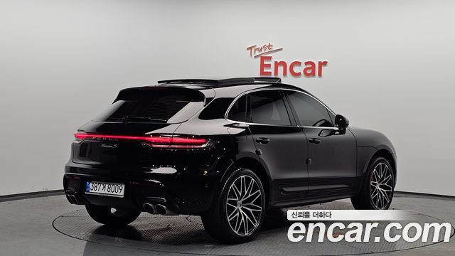 Porsche Macan 2022 — photo 2