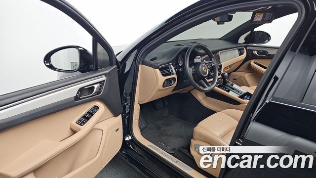 Porsche Macan 2022 — photo 13