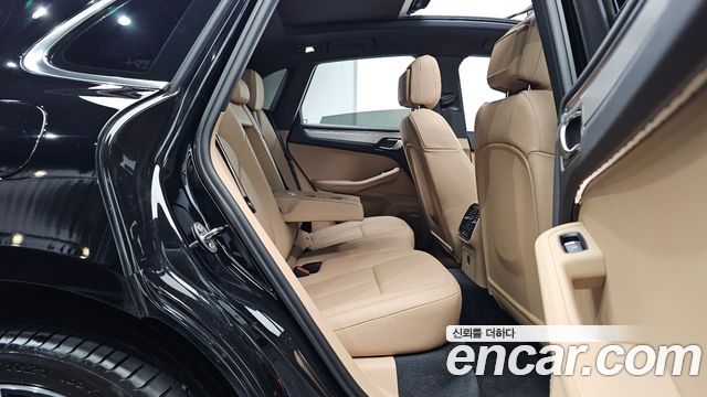 Porsche Macan 2022 — photo 18