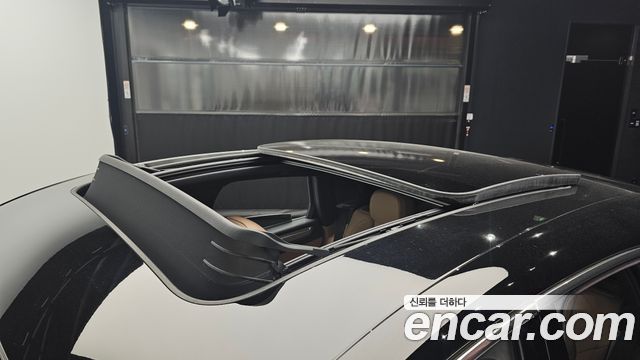 Porsche Macan 2022 — photo 24