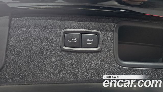 Porsche Macan 2022 — photo 26