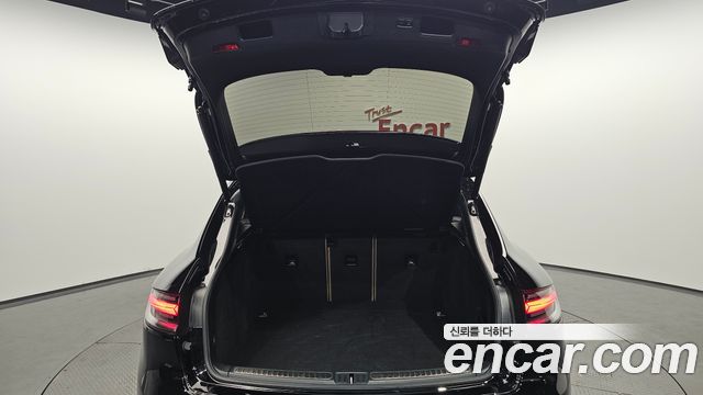 Porsche Macan 2022 — photo 28