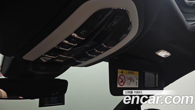 Porsche Macan 2022 — photo 30