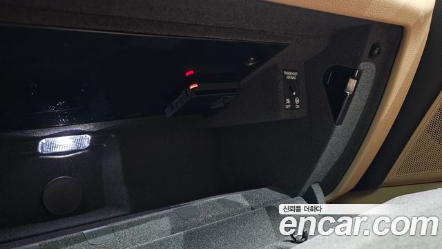 Porsche Macan 2022 — photo 32