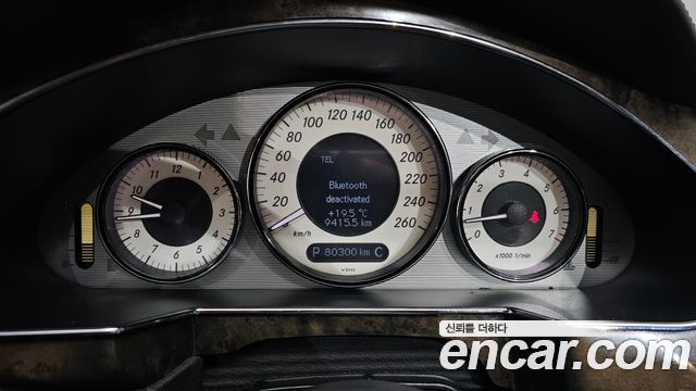 Mercedes-Benz CLS-Class 2010 — photo 11