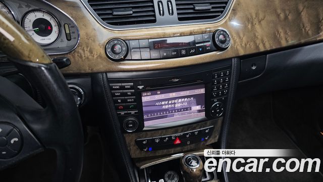 Mercedes-Benz CLS-Class 2010 — photo 19
