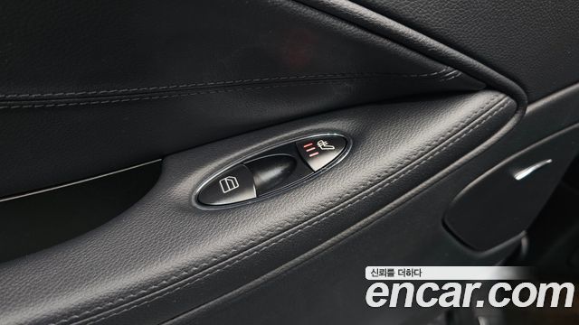 Mercedes-Benz CLS-Class 2010 — photo 25