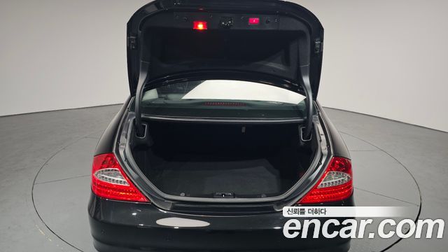 Mercedes-Benz CLS-Class 2010 — photo 26