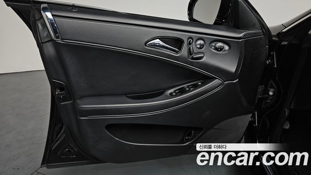 Mercedes-Benz CLS-Class 2010 — photo 14