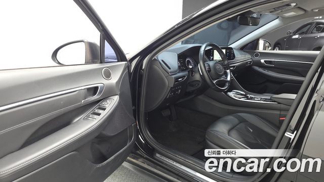 Hyundai Sonata 2022 — photo 11