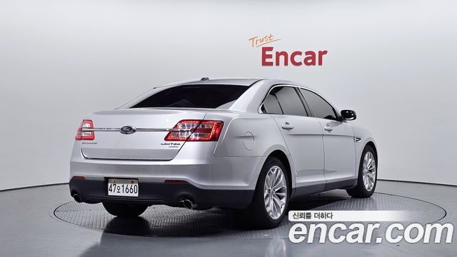 Ford Taurus 2014 — photo 2