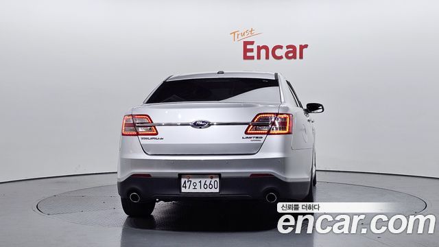 Ford Taurus 2014 — photo 4