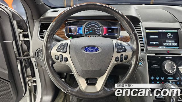Ford Taurus 2014 — photo 13