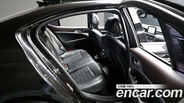 Genesis G70 2018 — photo 11