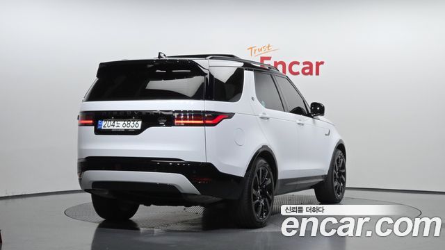 Land Rover Discovery 2023 — photo 2