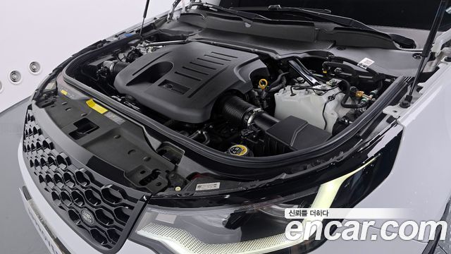 Land Rover Discovery 2023 — photo 6