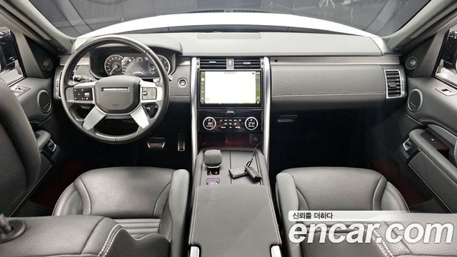 Land Rover Discovery 2023 — photo 7