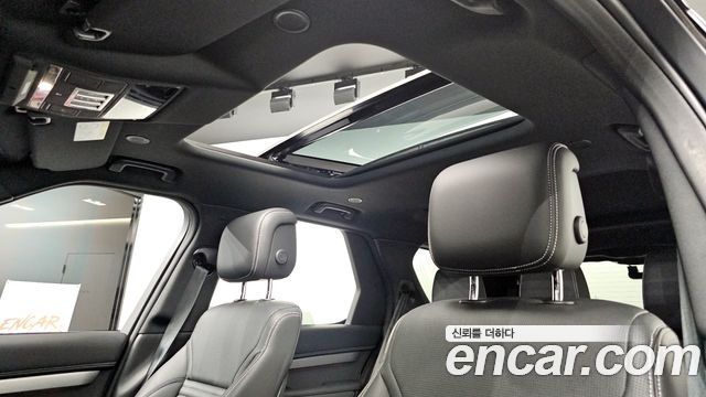 Land Rover Discovery 2023 — photo 19