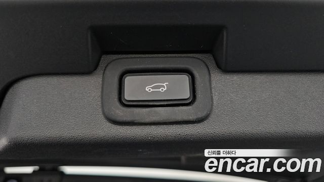 Land Rover Discovery 2023 — photo 20