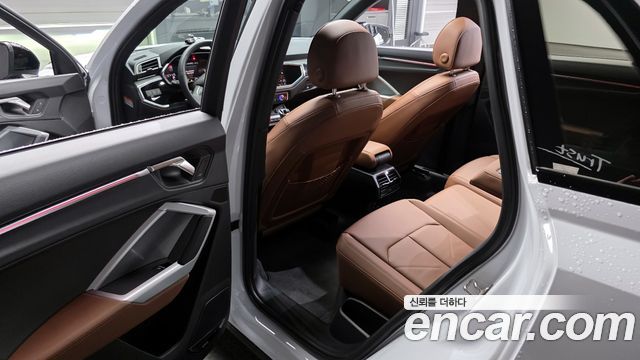 Audi Q3 2025 — photo 17
