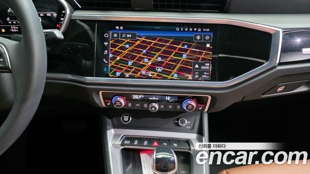 Audi Q3 2025 — photo 28