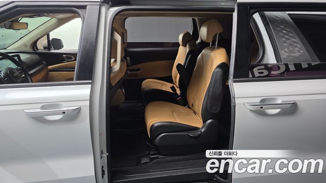 Kia Canival 2022 — photo 17