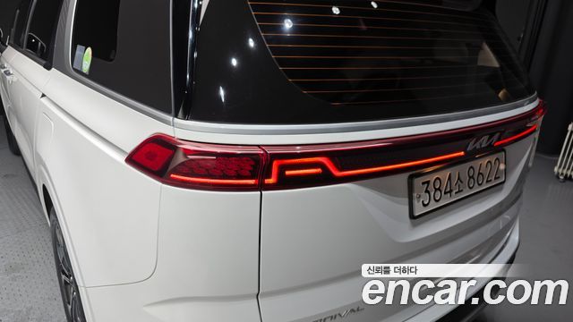 Kia Canival 2022 — photo 9