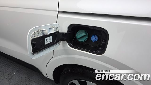 Kia Canival 2022 — photo 31