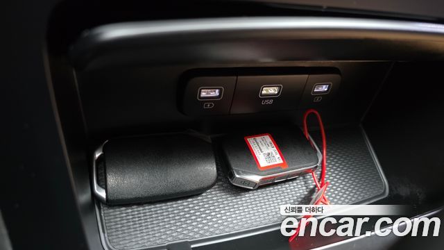 Kia Canival 2022 — photo 33
