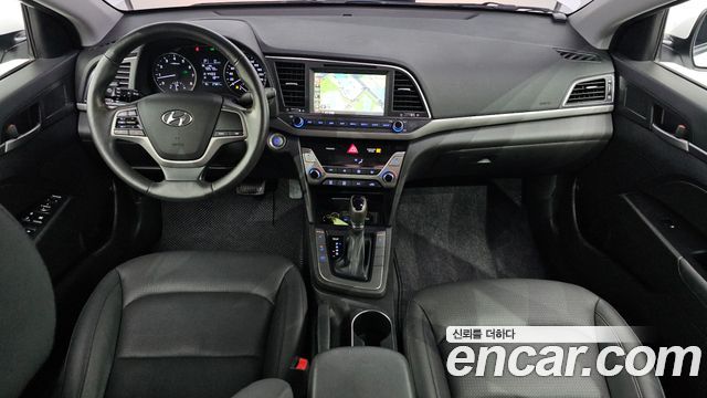 Hyundai AVANTE 2016 — photo 10