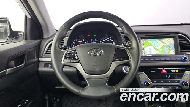 Hyundai AVANTE 2016 — photo 18