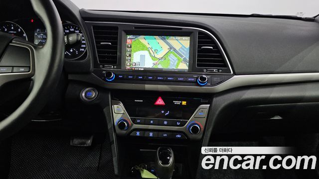 Hyundai AVANTE 2016 — photo 19