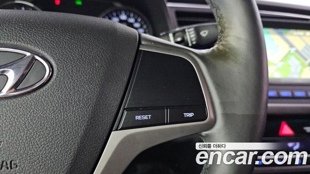Hyundai AVANTE 2016 — photo 24